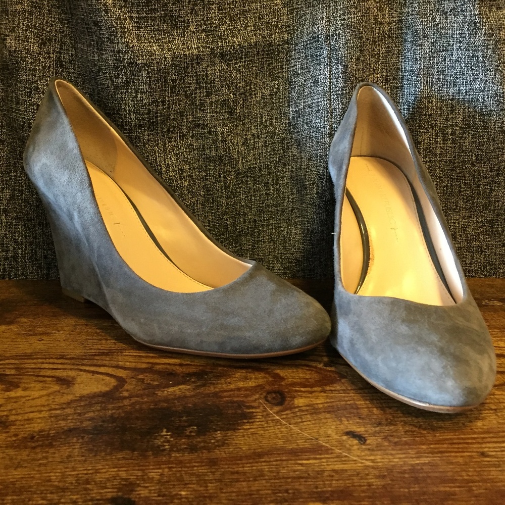Banana Republic Gray Suede Wedge - 8.5